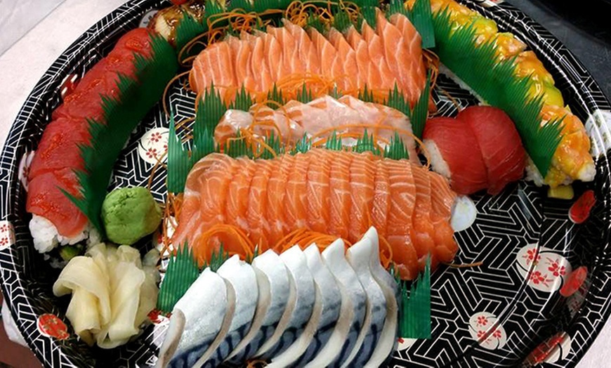 Image 2: Up to 40% Off on Japanese Cuisine at Runa Izakaya